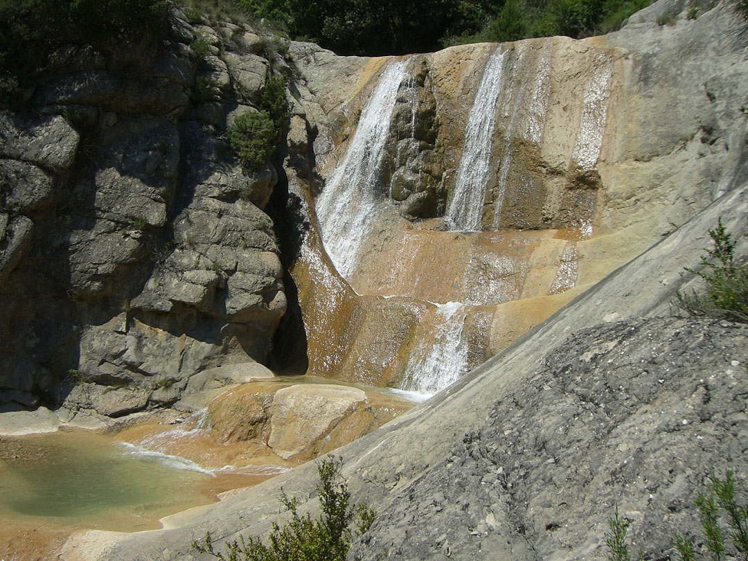 Vista de la badina y cascada