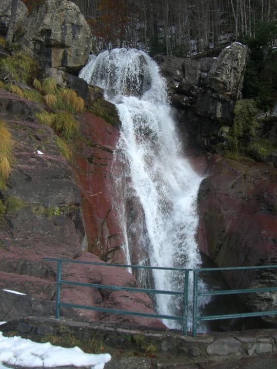 Cascada de La Larri