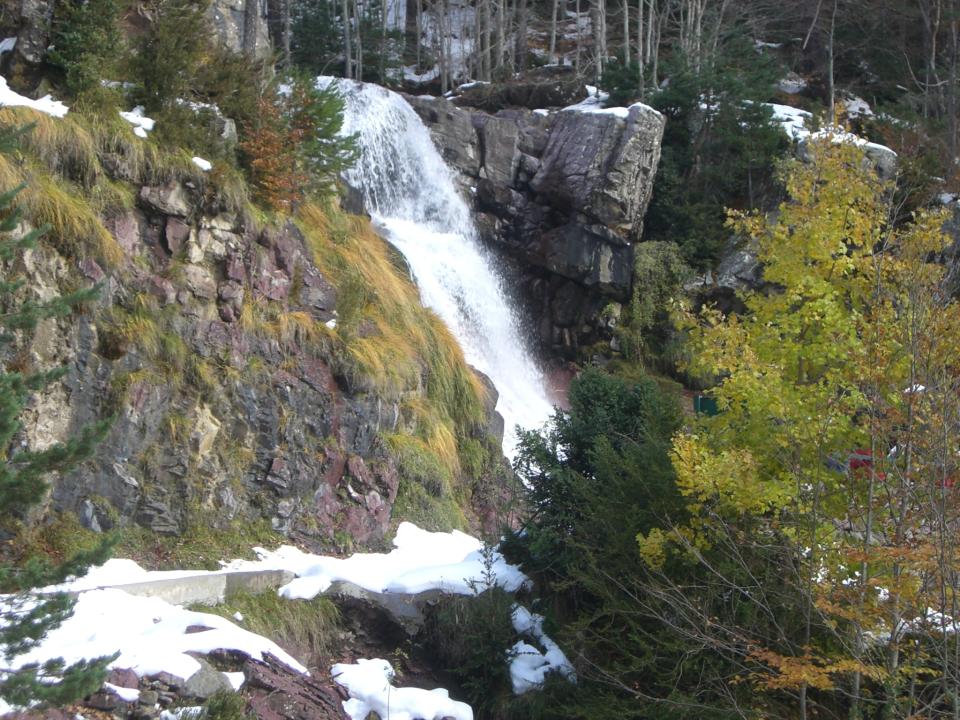 Cascada de La Larri