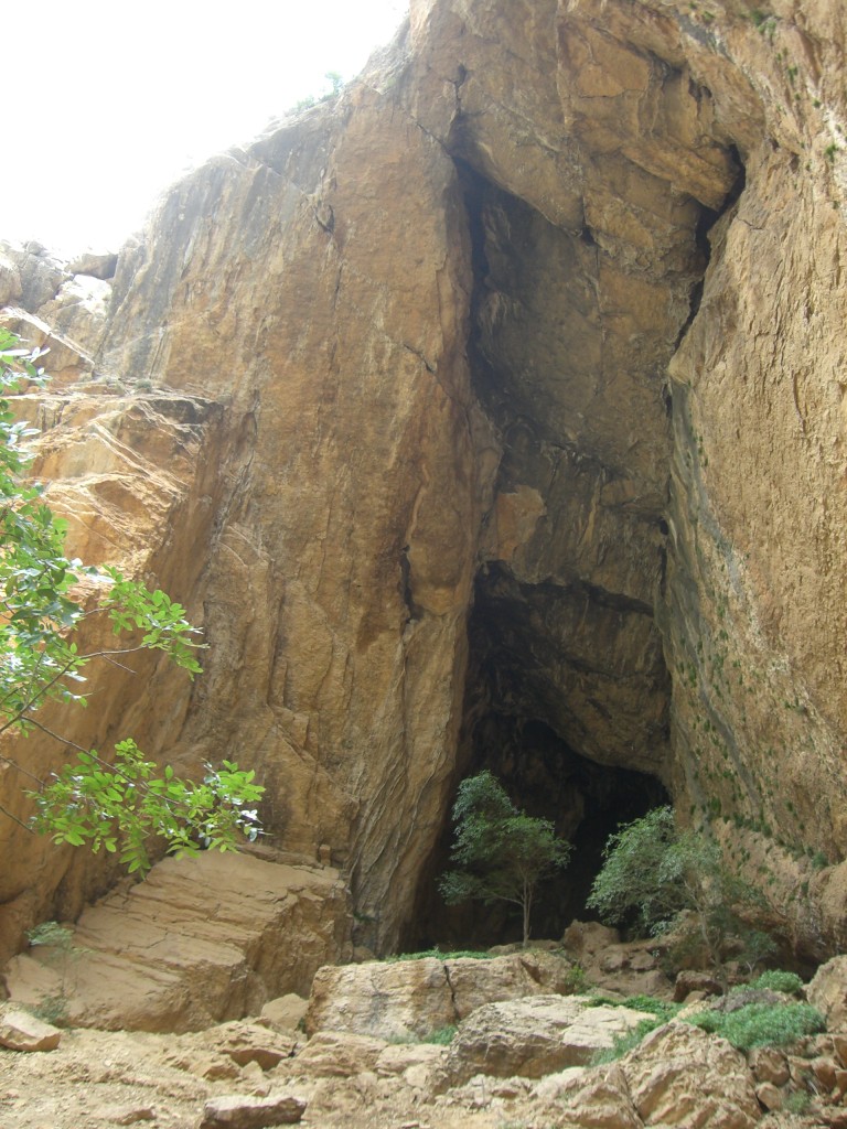 Entrada a la Cueva Colomera