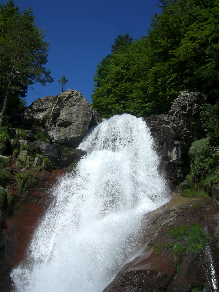 Cascadas del puente sobre el Bco. de La Larri