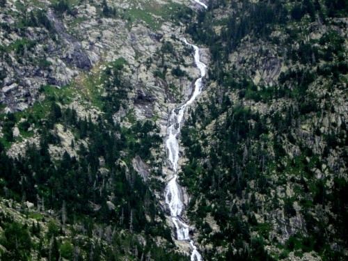 Ball ibons - 09 - Cascada ibones Ball ibons 09 Cascada ibones 500x375 Ball des Ibons: Ibones de Eriste, Alforjas, Herradura y Negro de Posets
