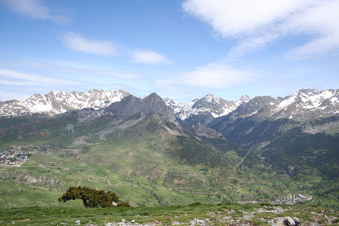 Vistas de Sallent de Gallego, Peña Foratata y Pico Pallas