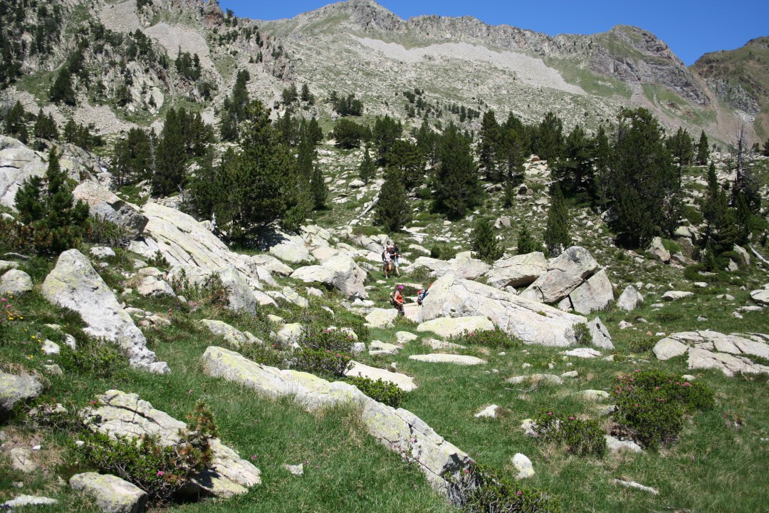 Inicio del descenso por el GR11.2