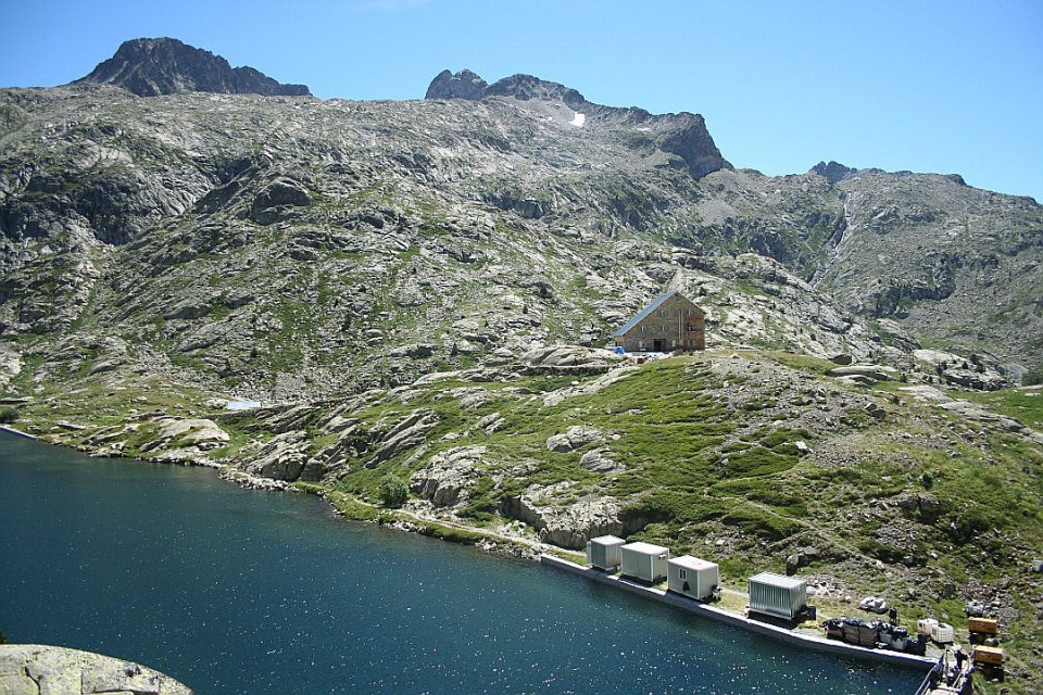 Construcción del refugio de Bachimaña