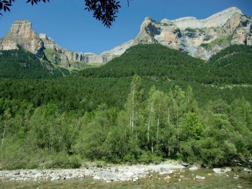 2 Tozal del Mallo y Punta Gallinero 500x375 De Torla a la pradera de Ordesa por el camino de Turieto