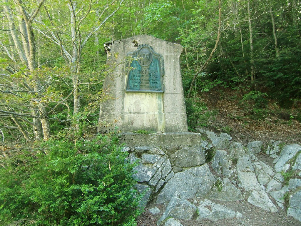 Monumento a Lucien Briet