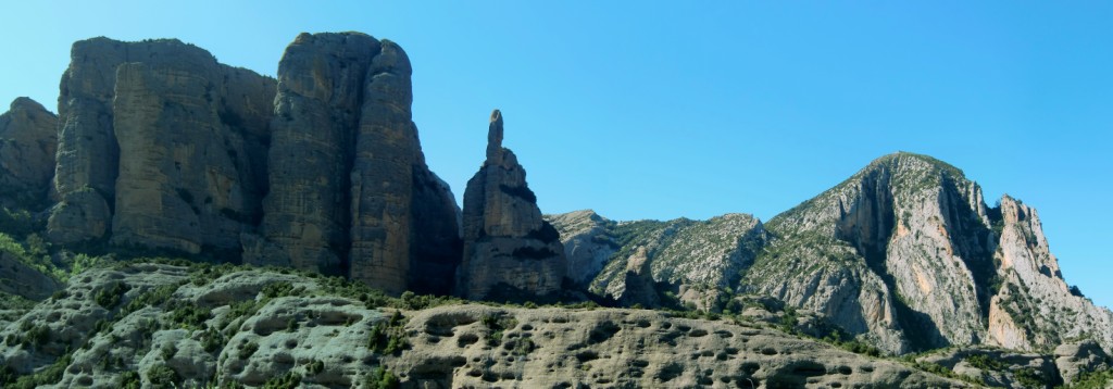 Panoramica de los Mallos de Vadiello