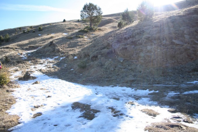 División de la pista hacia pico Pelopin o Pico de Yesero y Erata