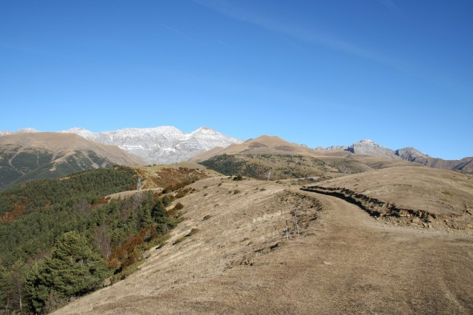 Tozal de Toronzué y sierra de Tendenera al fondo. Dirección Norte