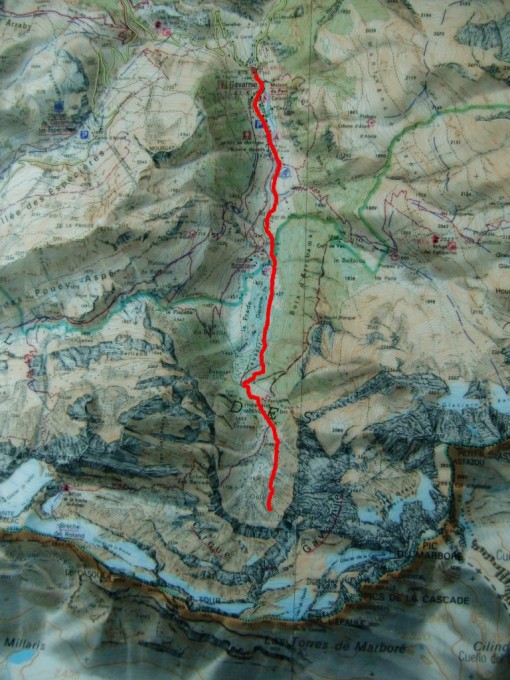 Itinerario sobre mapa topografico