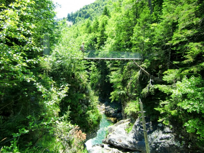 Puente colgante del Burguil