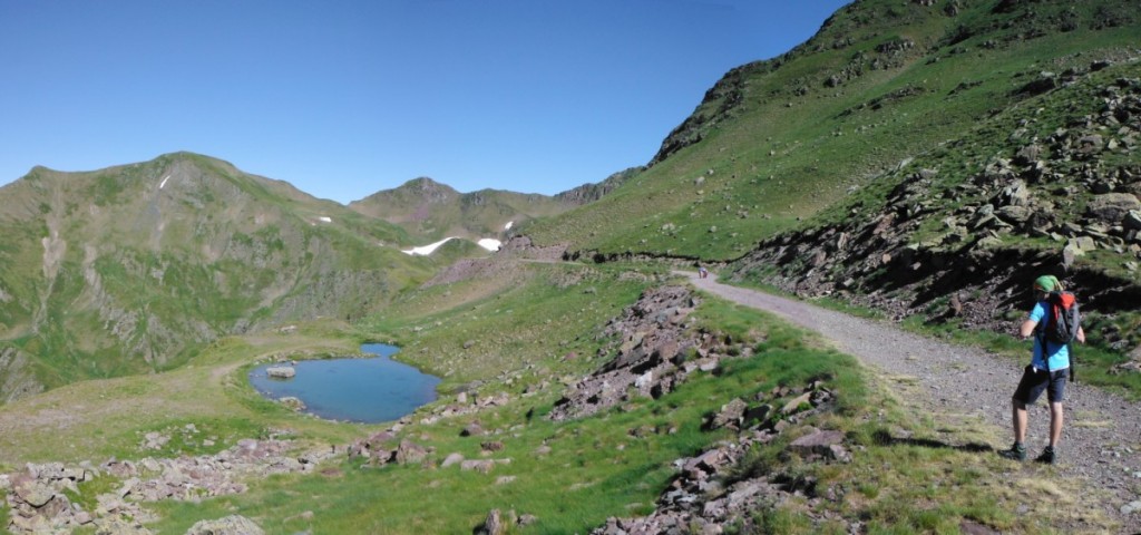 Pista de acceso al ibón del Escalar.