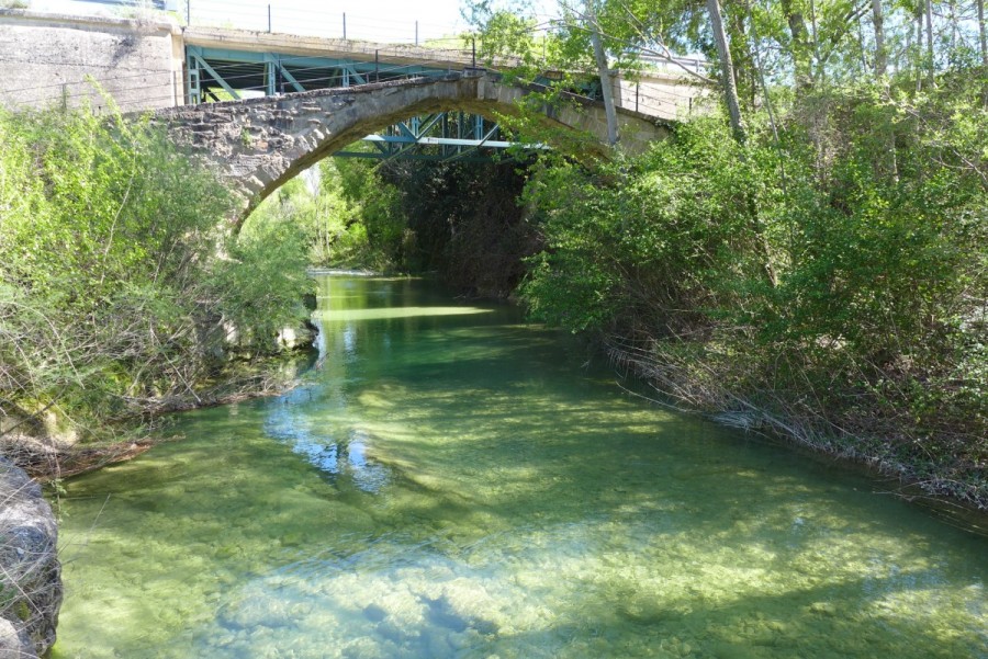 Puente medieval sobre el río Vero