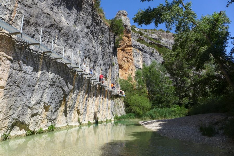 Pasarelas metálicas sobre el río Vero