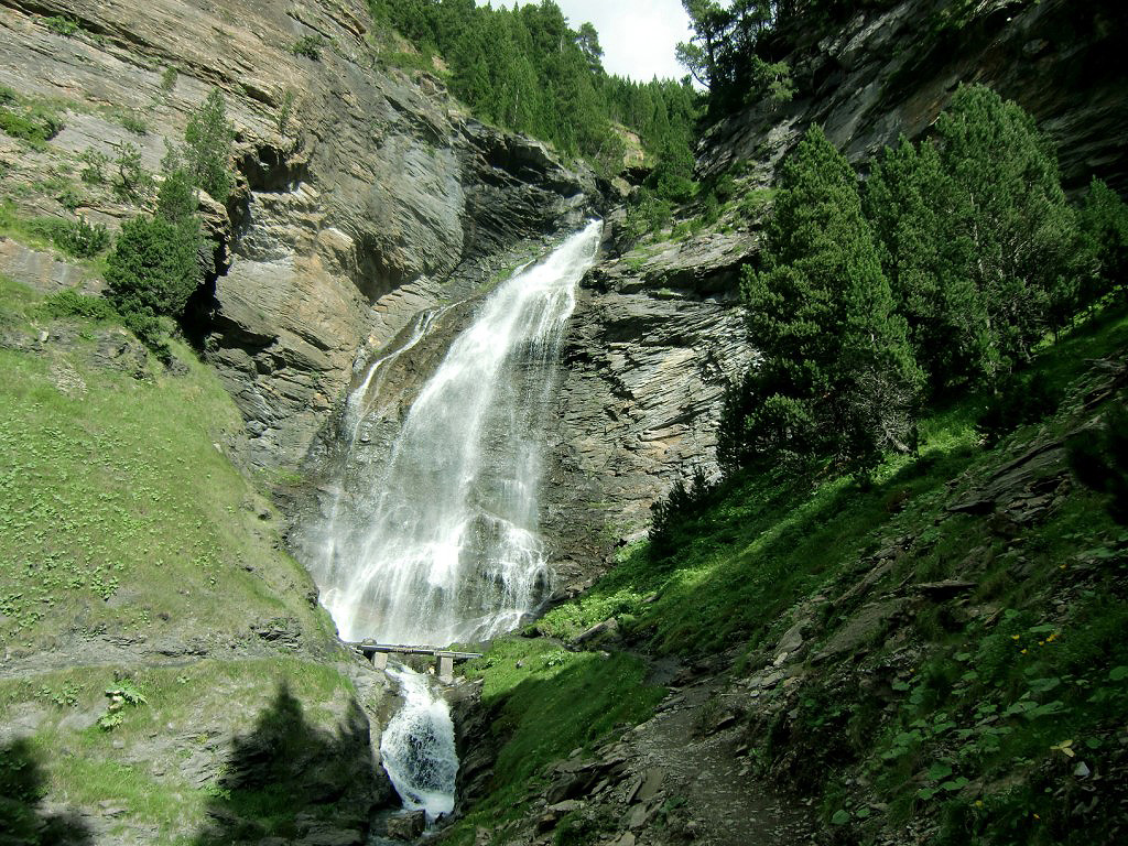 Cascada del Bom o del Barranco de Ardonés