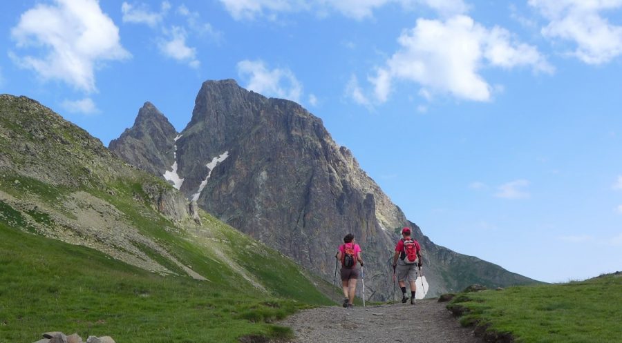 Collado Soum de Pombie, con el pico Midi d´Ossau al fondo.